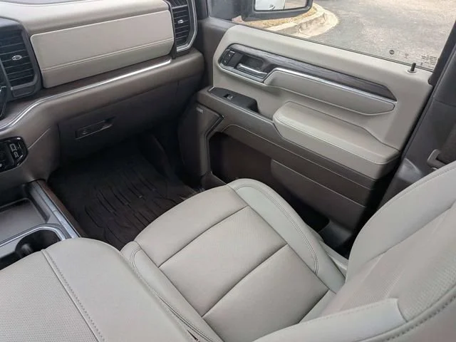 Used 2024 Summit White GMC Elevation image 17