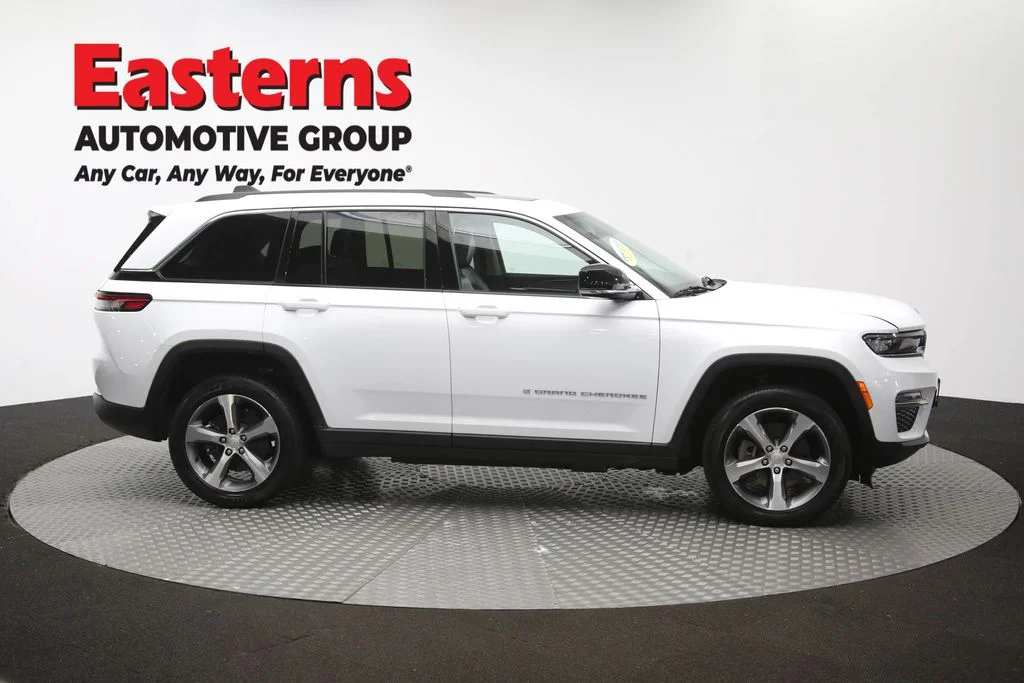 Used 2023 White Jeep 4xe image 49