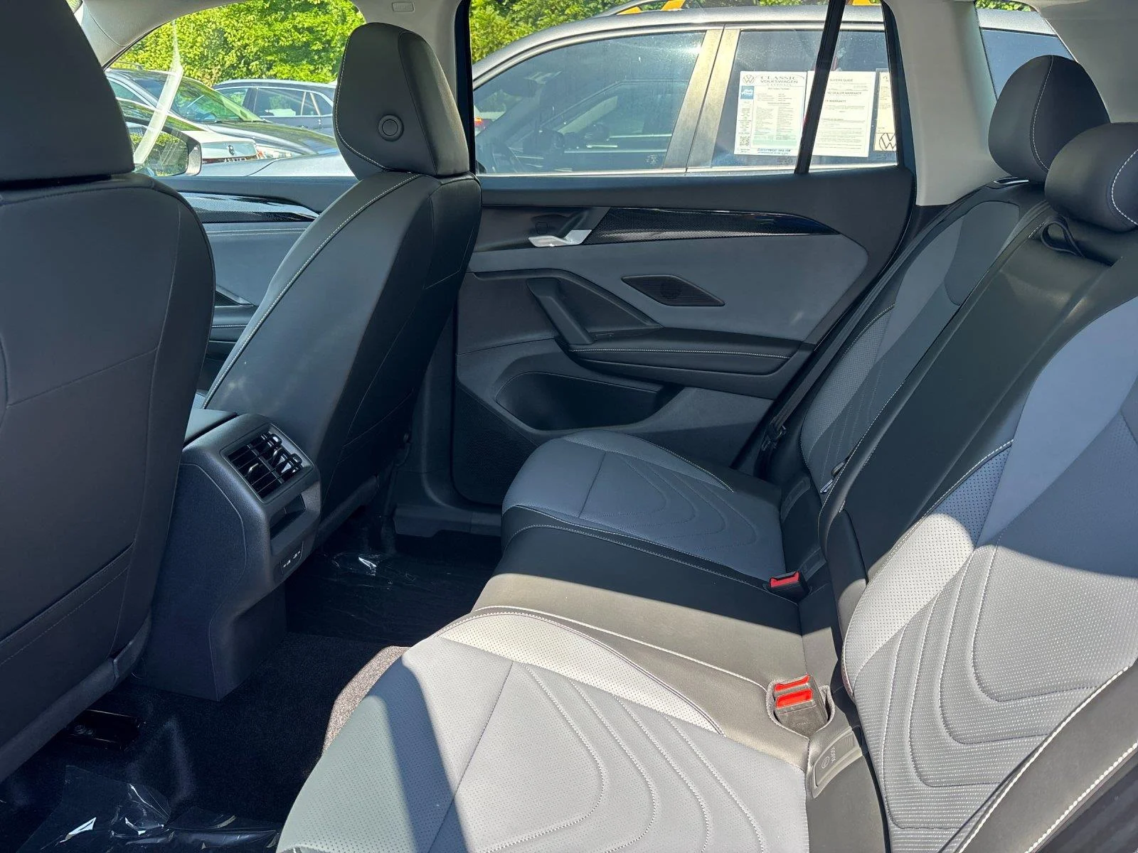 New 2026  Volkswagen SE image 32