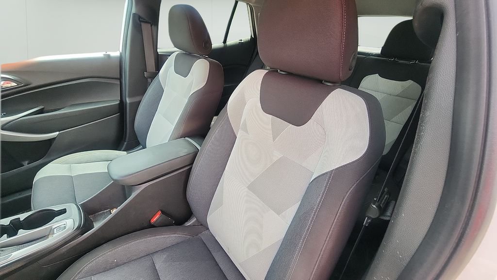 Used 2024 White Chevrolet LS image 11