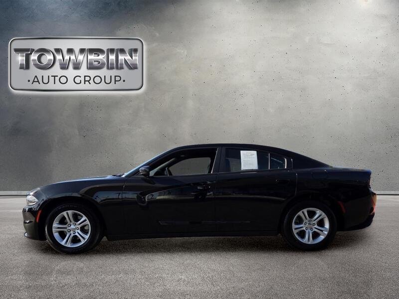 Used 2023 Black Dodge SXT image 8