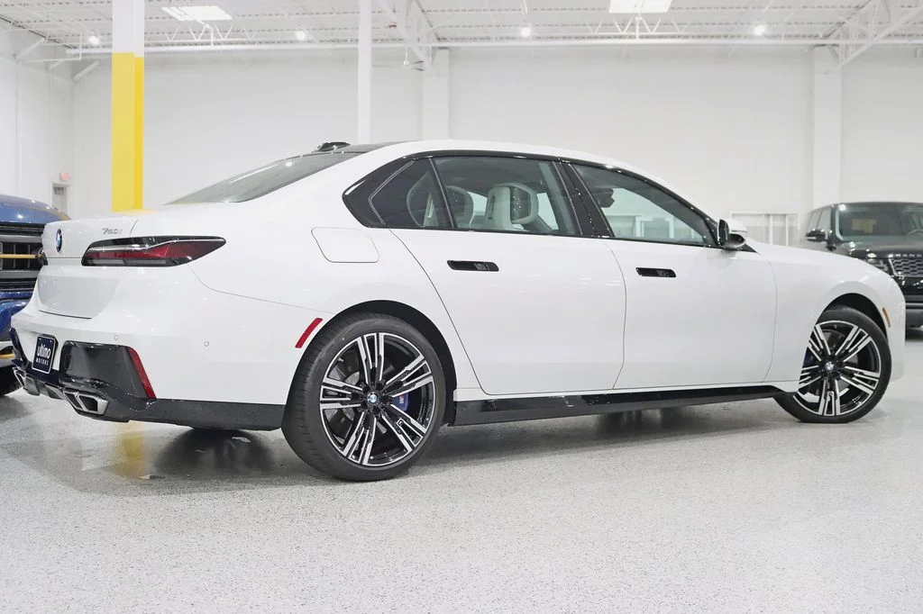 Used 2024 White BMW 760i xDrive image 8