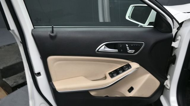 Used 2019 White Mercedes-Benz GLA 250 image 10