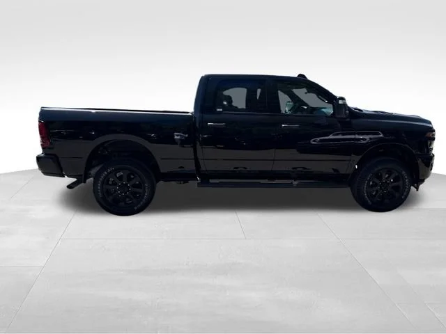 New 2026 Diamond Black Crystal Pearl-Coat Exterior Paint RAM Tradesman image 8