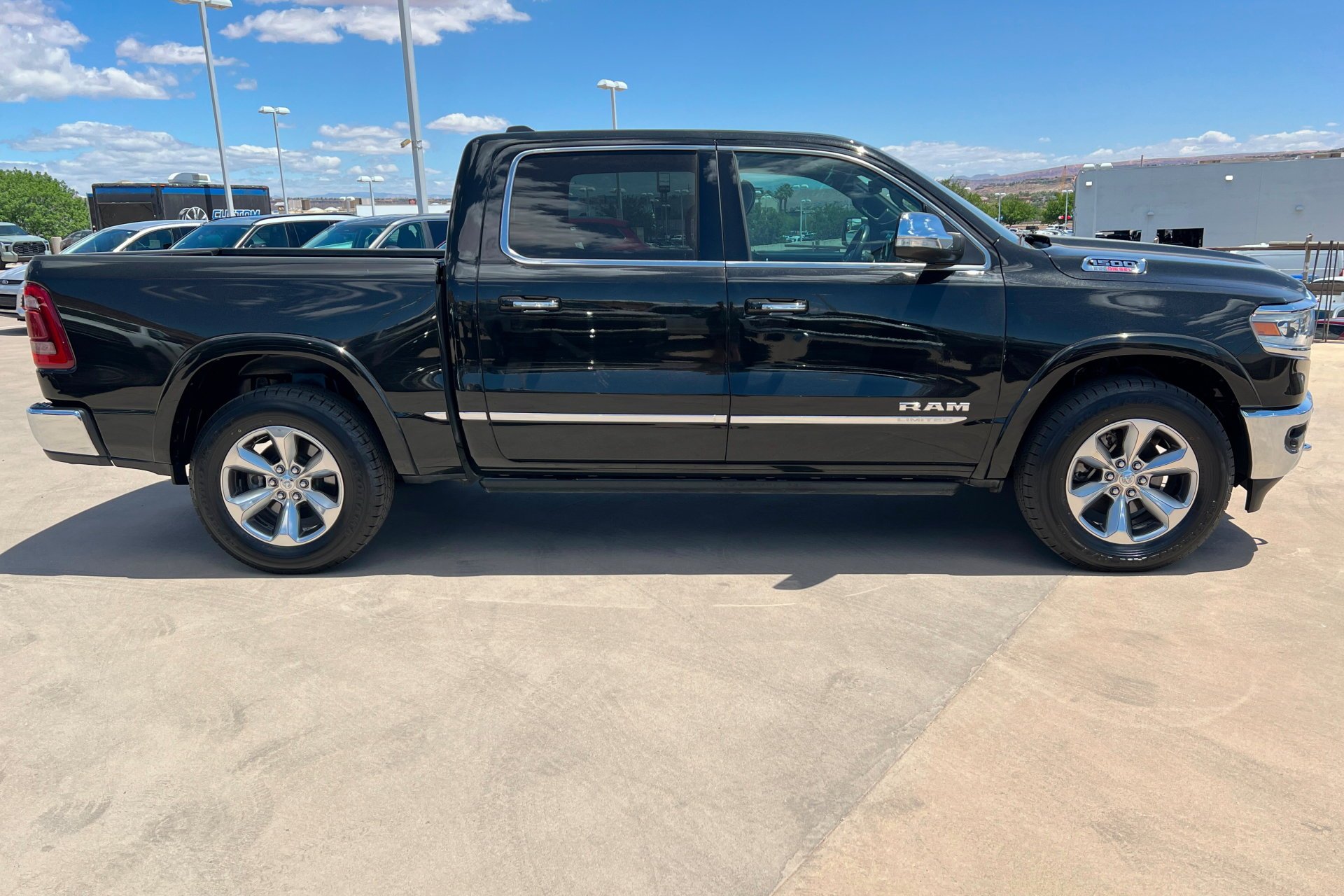 Used 2022 Diamond Black Crystal Pearlcoat Ram Limited image 7