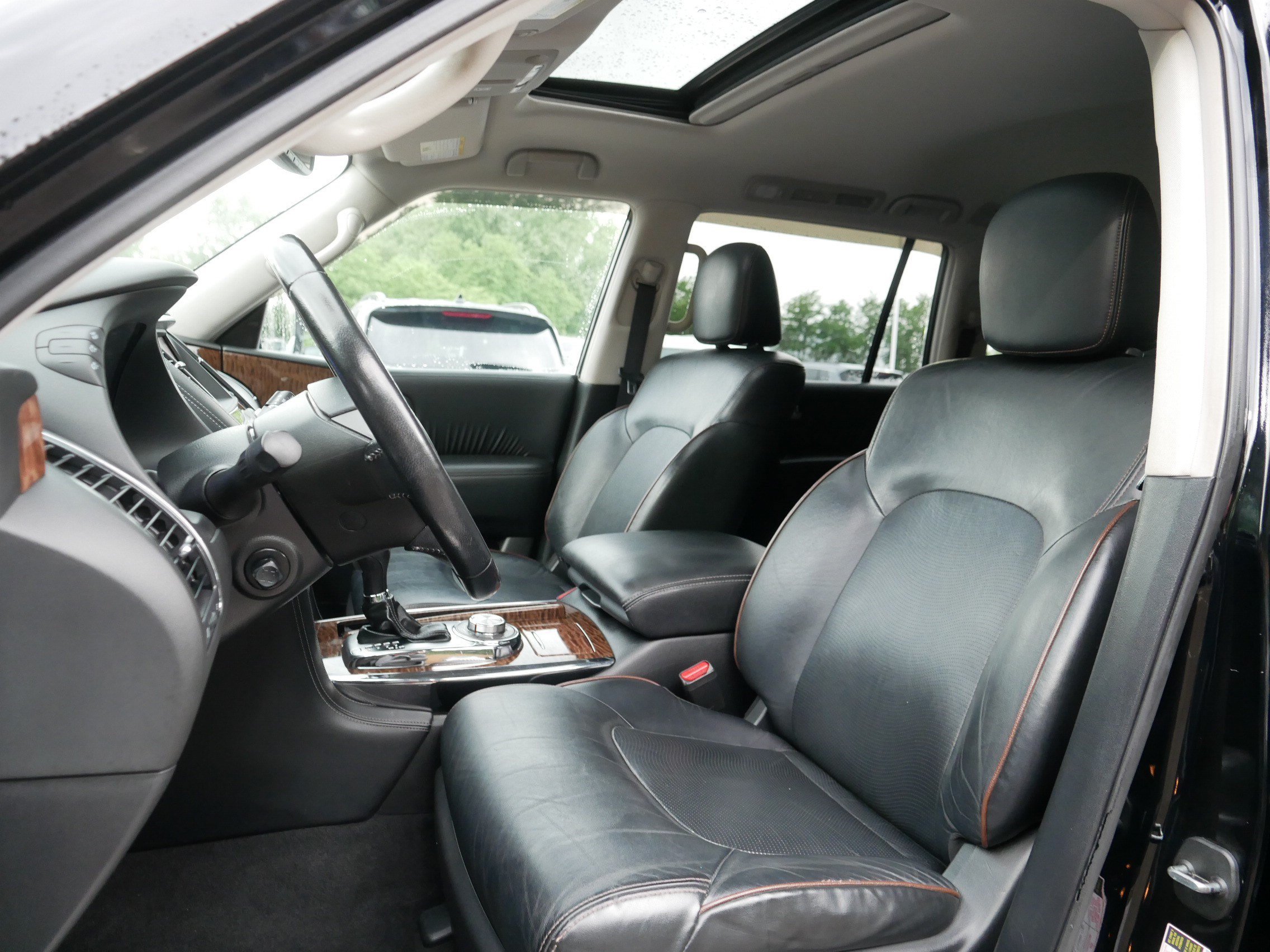 Used 2019 Super Black Nissan SL image 34