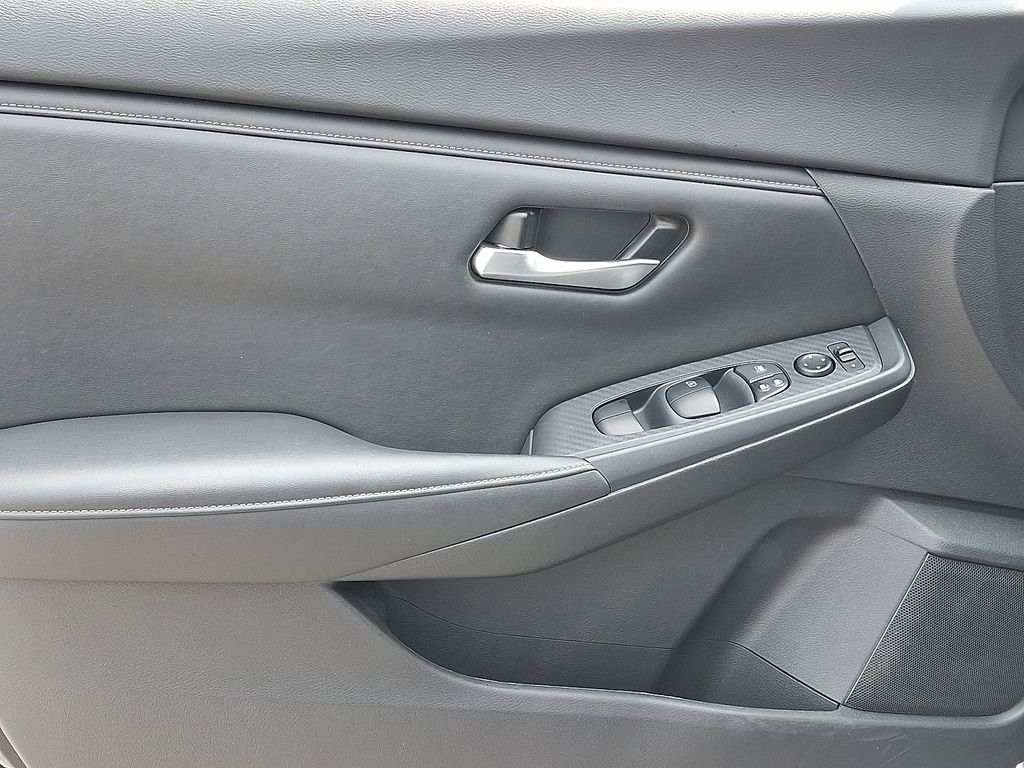 Used 2023 Gray Nissan SV image 13