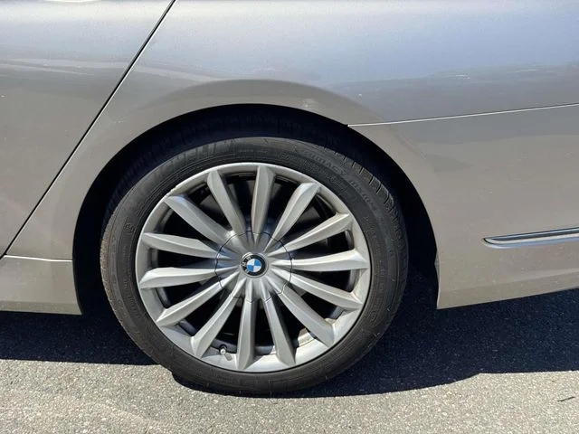 Used 2021 Beige BMW 740i xDrive image 20