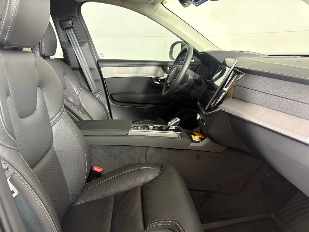 New 2026 Vapour Grey Volvo Ultra image 13