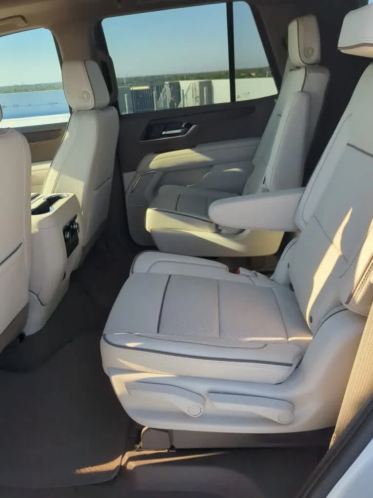 Used 2025 White Frost Tricoat GMC Denali image 19