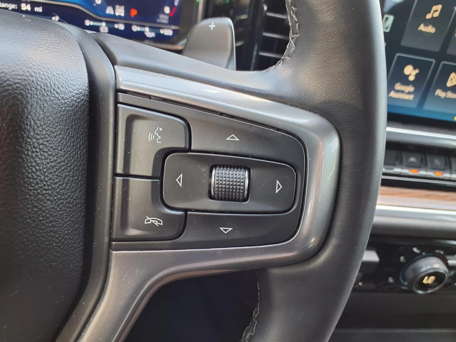 Used 2024 Summit White Chevrolet RST image 12