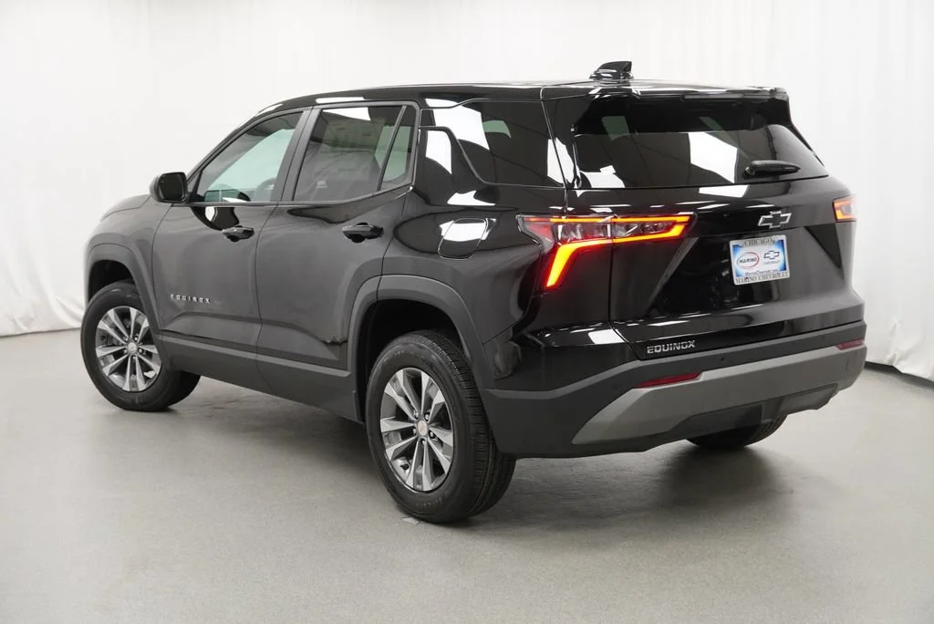 New 2027 Mosaic Black Metallic Chevrolet LT image 14