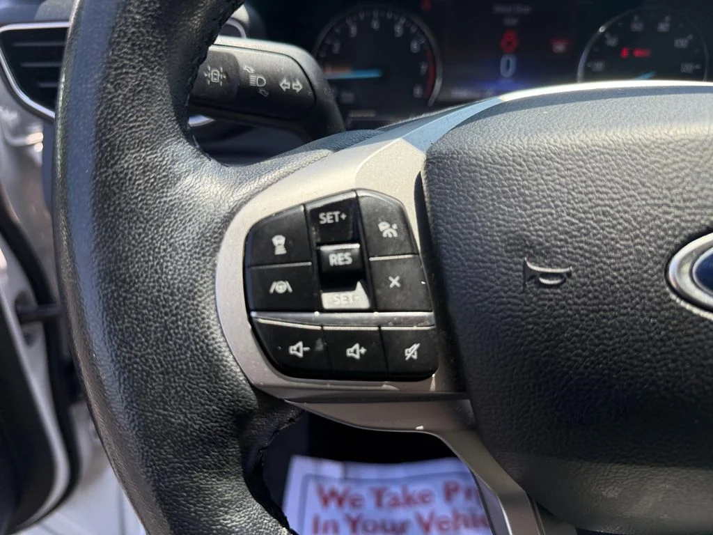 Used 2021 White Ford XLT image 33