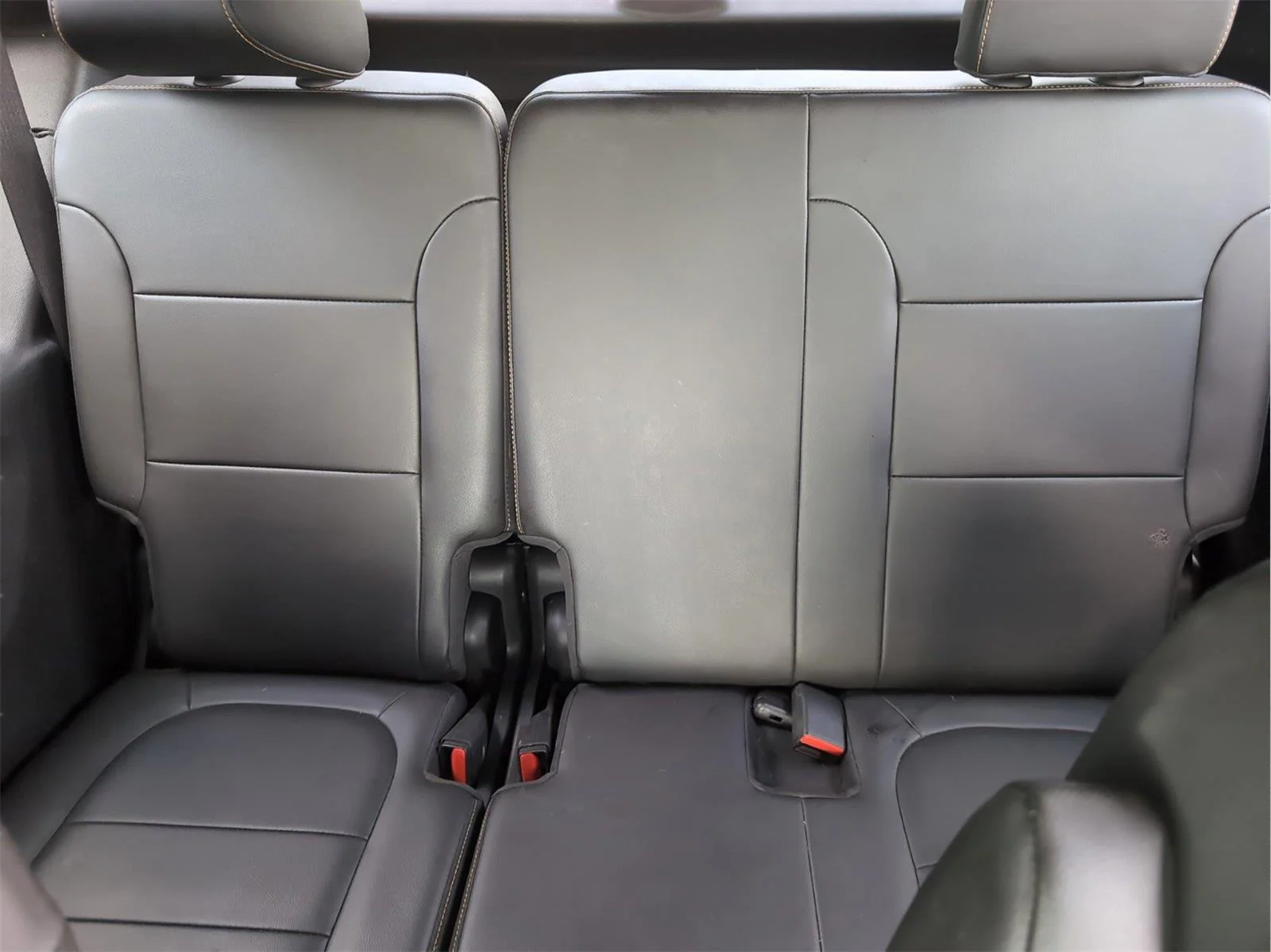 Used 2021 SILVER ICE METALLIC Chevrolet Premier image 28