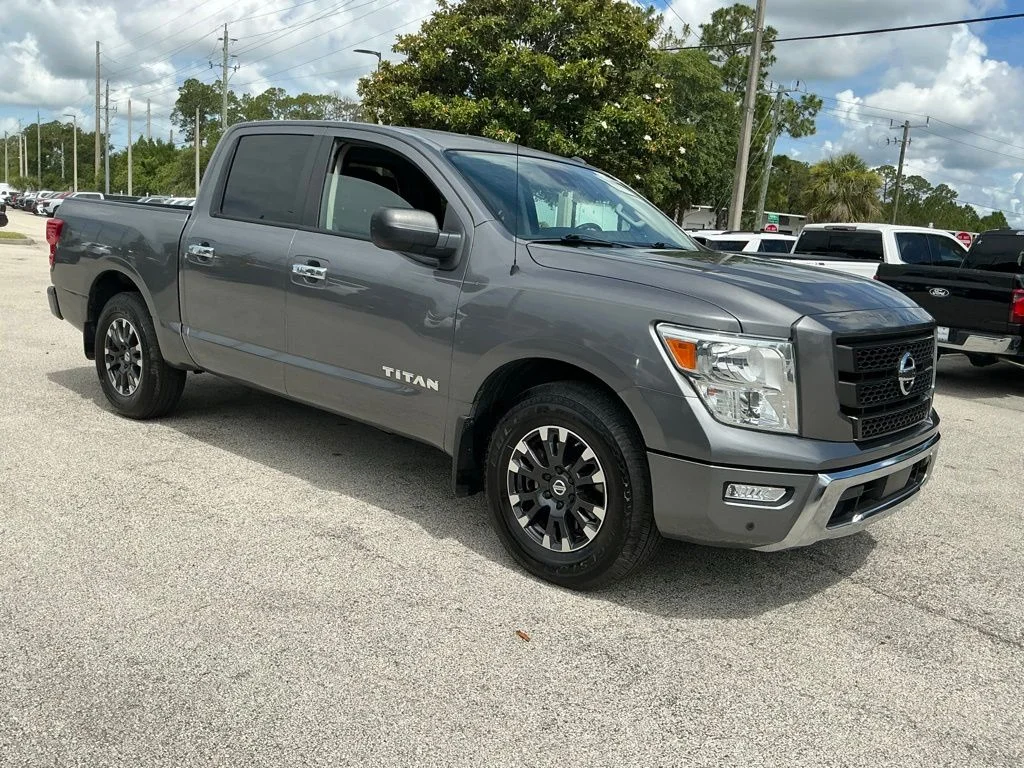 Used 2021 Gray Nissan SV image 14