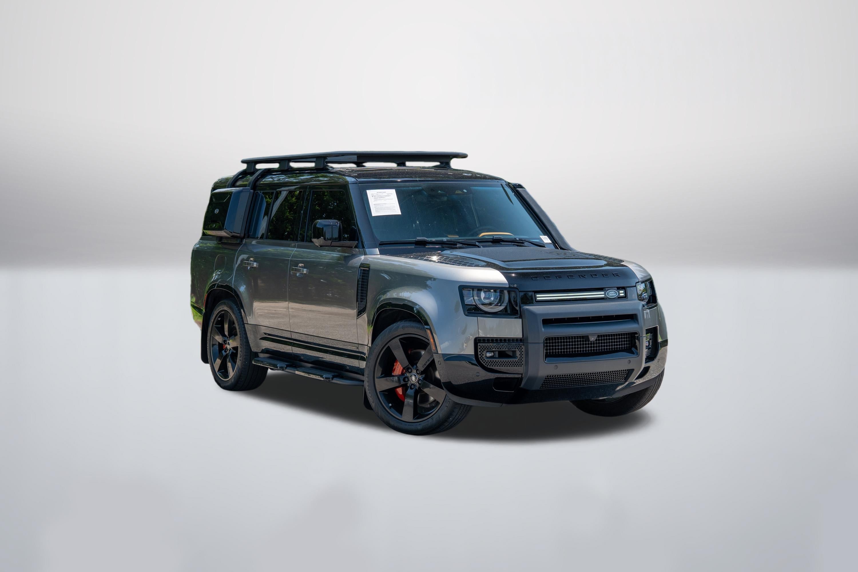 Used 2024 Silicon Silver Premium Metallic Land Rover X image 1