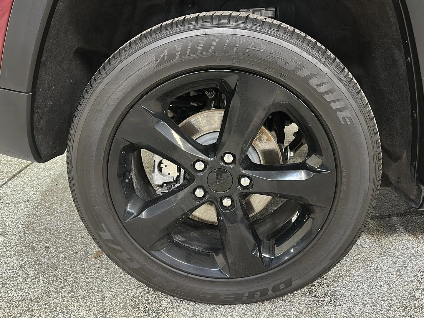 Used 2023 Velvet Red Pearlcoat Jeep Altitude X image 11