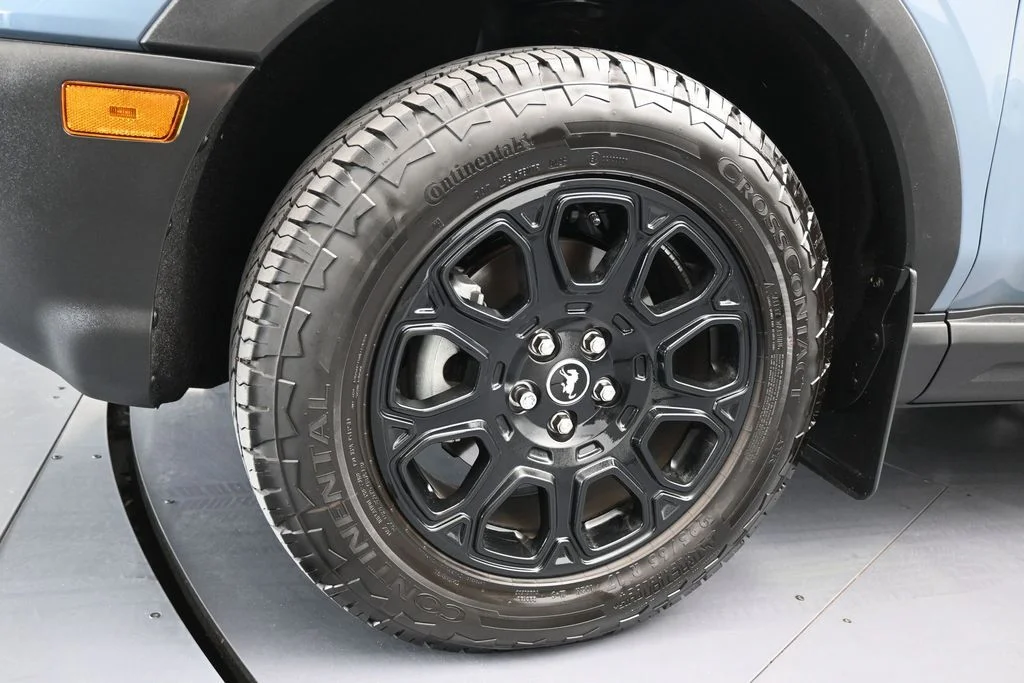 Used 2026 Azure Gray Metallic Ford Badlands image 32
