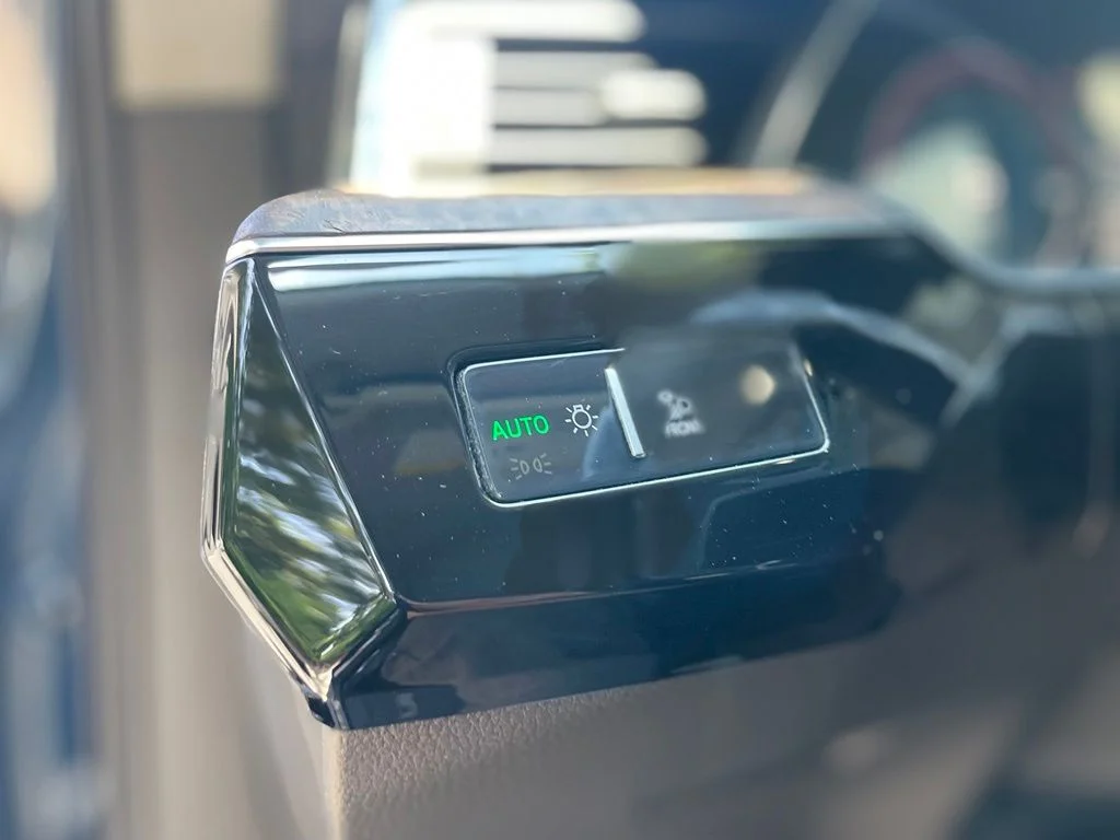 Used 2019 Galaxy Blue Metallic Audi Prestige image 11