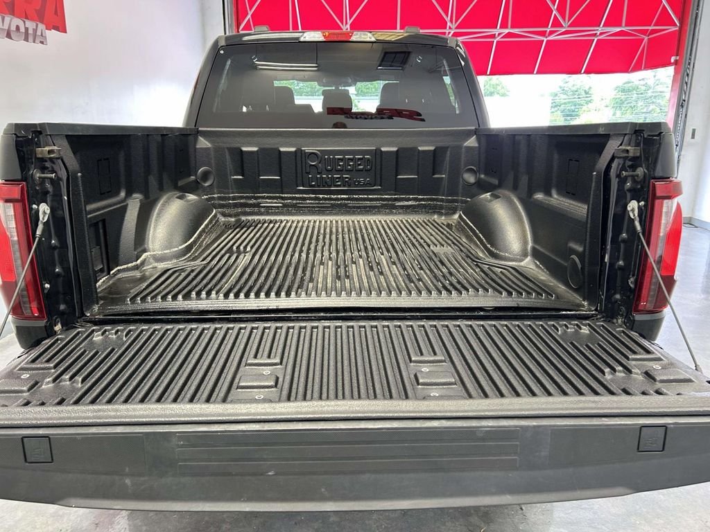 Used 2024 Black Ford XLT image 12