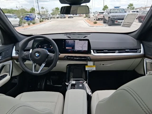 New 2026 Mineral White Metallic BMW xDrive28i image 10