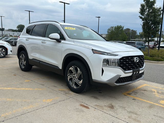 Used 2023 White Hyundai SEL image 5