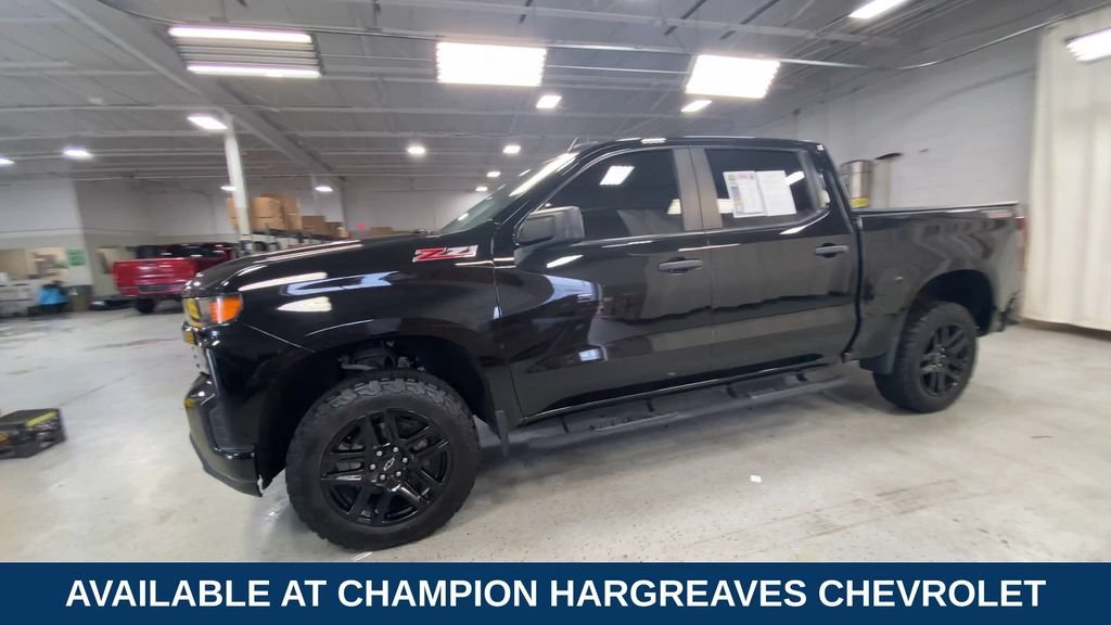 Used 2022 BLACK Chevrolet Custom Trail Boss image 6