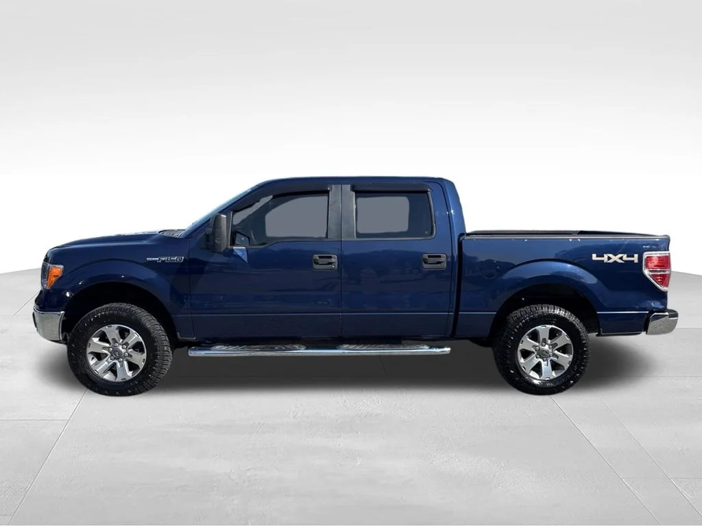 Used 2012 Blue Ford XLT image 2