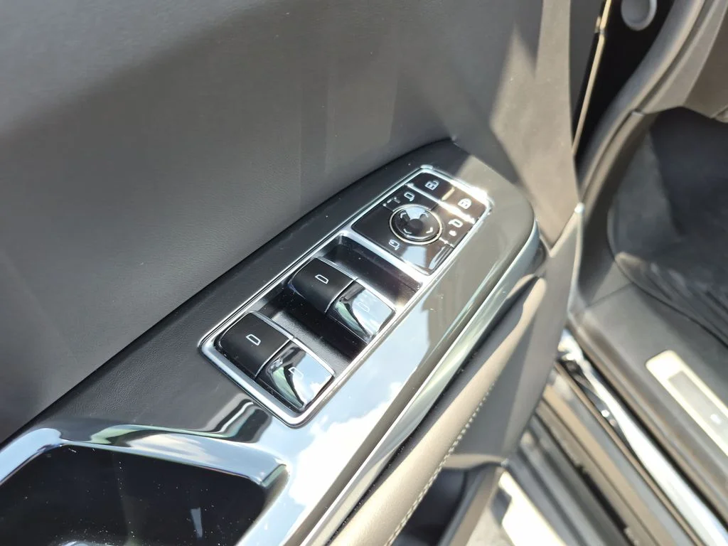 Used 2025 Black Cadillac Sport Platinum image 21