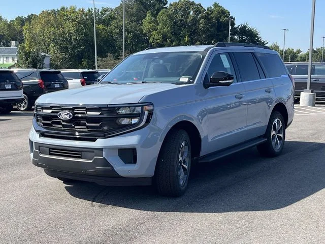 New 2027 Glacier Gray Metallic Tri-Coat Ford Active image 5