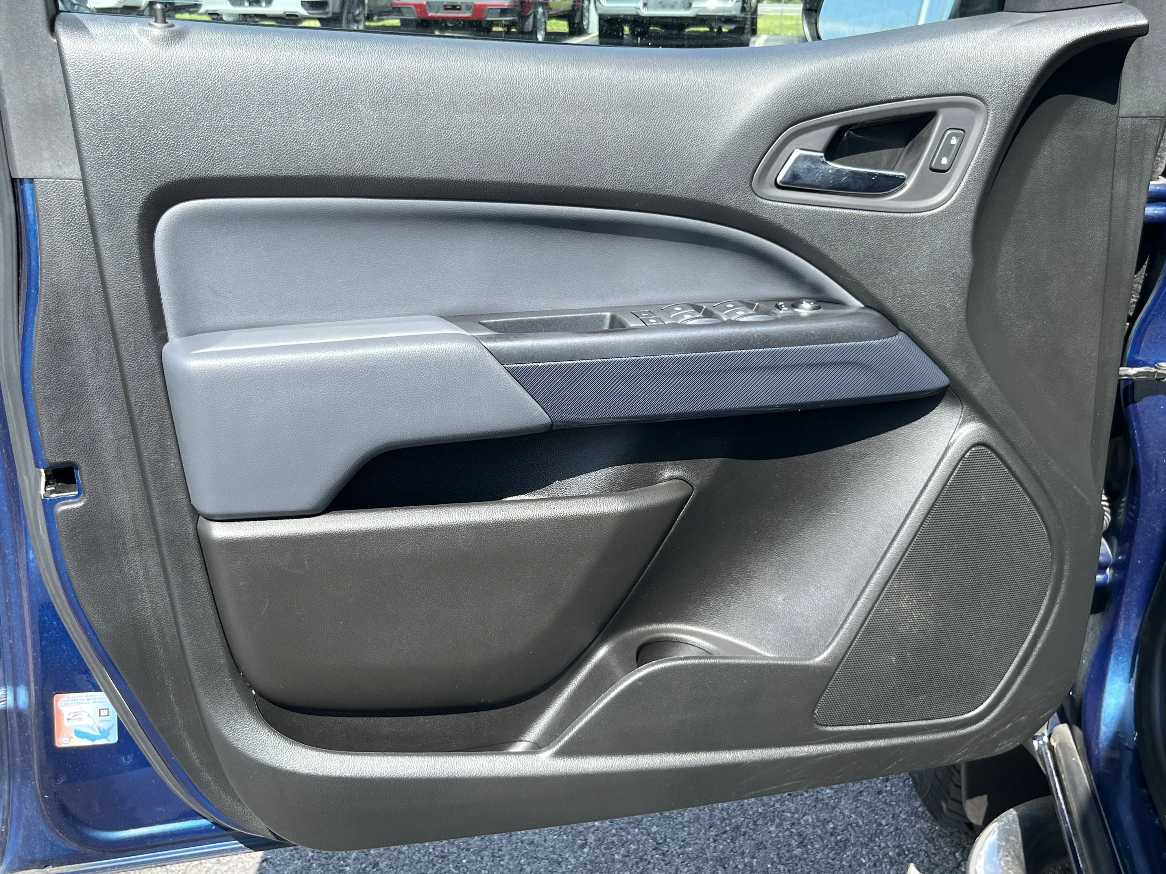 Used 2019 Pacific Blue Metallic Chevrolet Z71 image 20