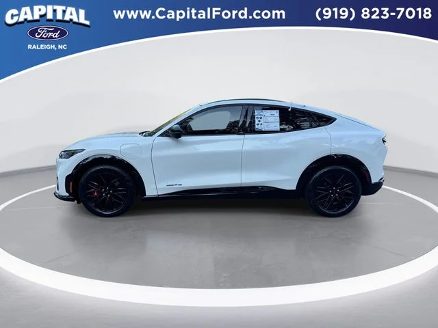 Used 2025 White Ford Premium image 5