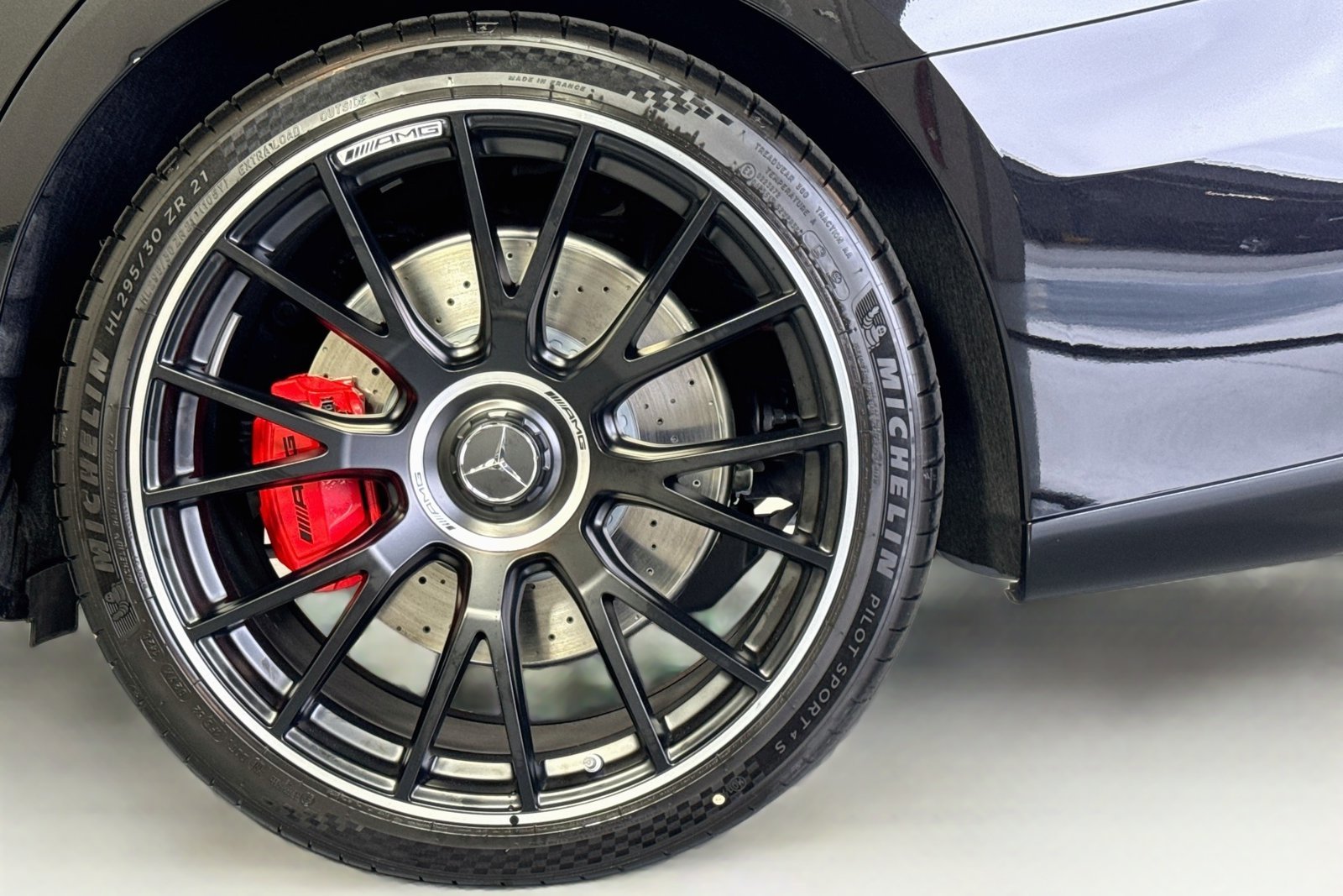 New 2027 Obsidian Black Metallic Mercedes-Benz AMG® E 53 Hybrid image 28