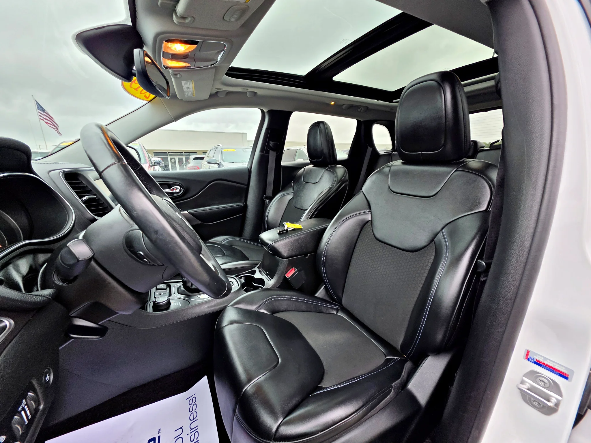 Used 2019 Bright White Clearcoat Jeep Latitude Plus image 23