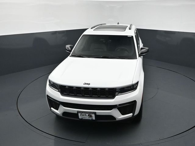 New 2026 Bright White Clear-Coat Exterior Paint Jeep Limited image 13