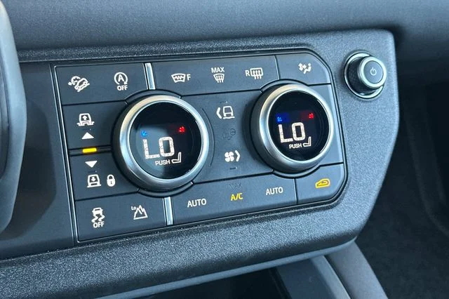 Certified Used 2025 Green Land Rover S image 19