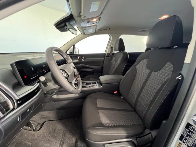 2026 Kia Sorento LX - Photo 11