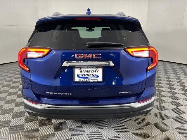 Used 2022 Marine Metallic GMC SLT image 3