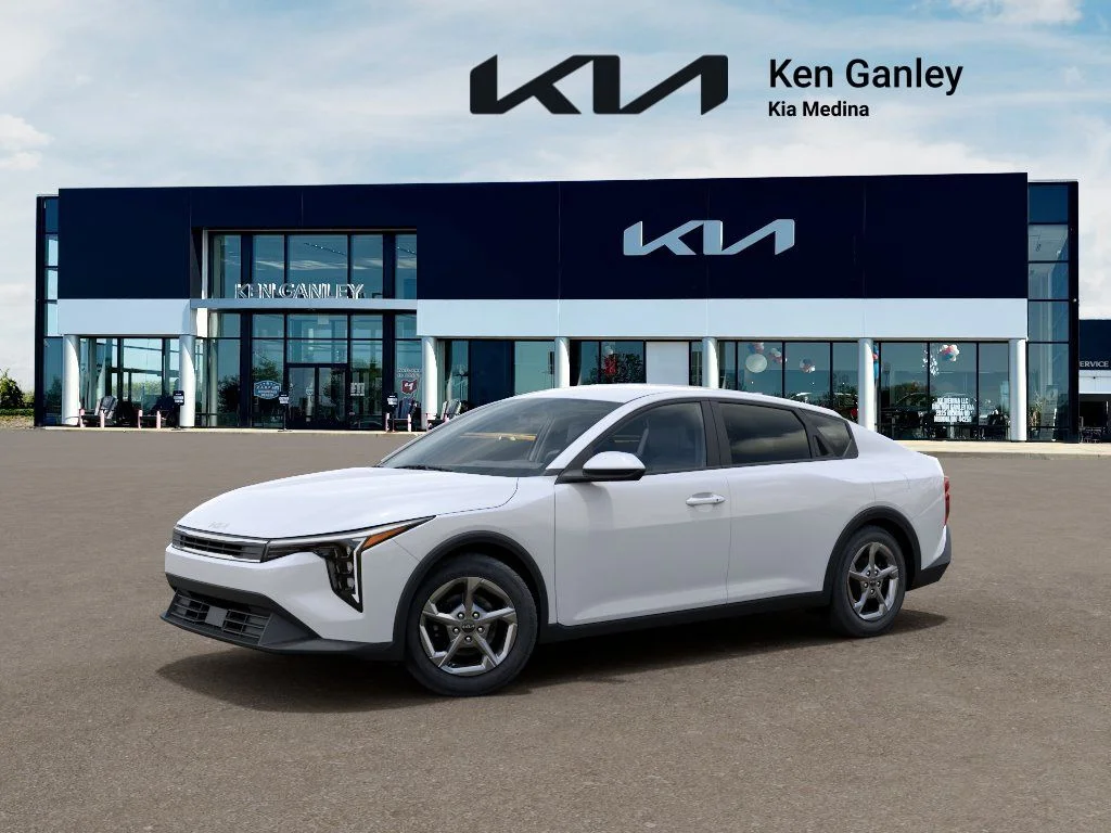 New 2026 Snow White Pearl Kia LXS image 3