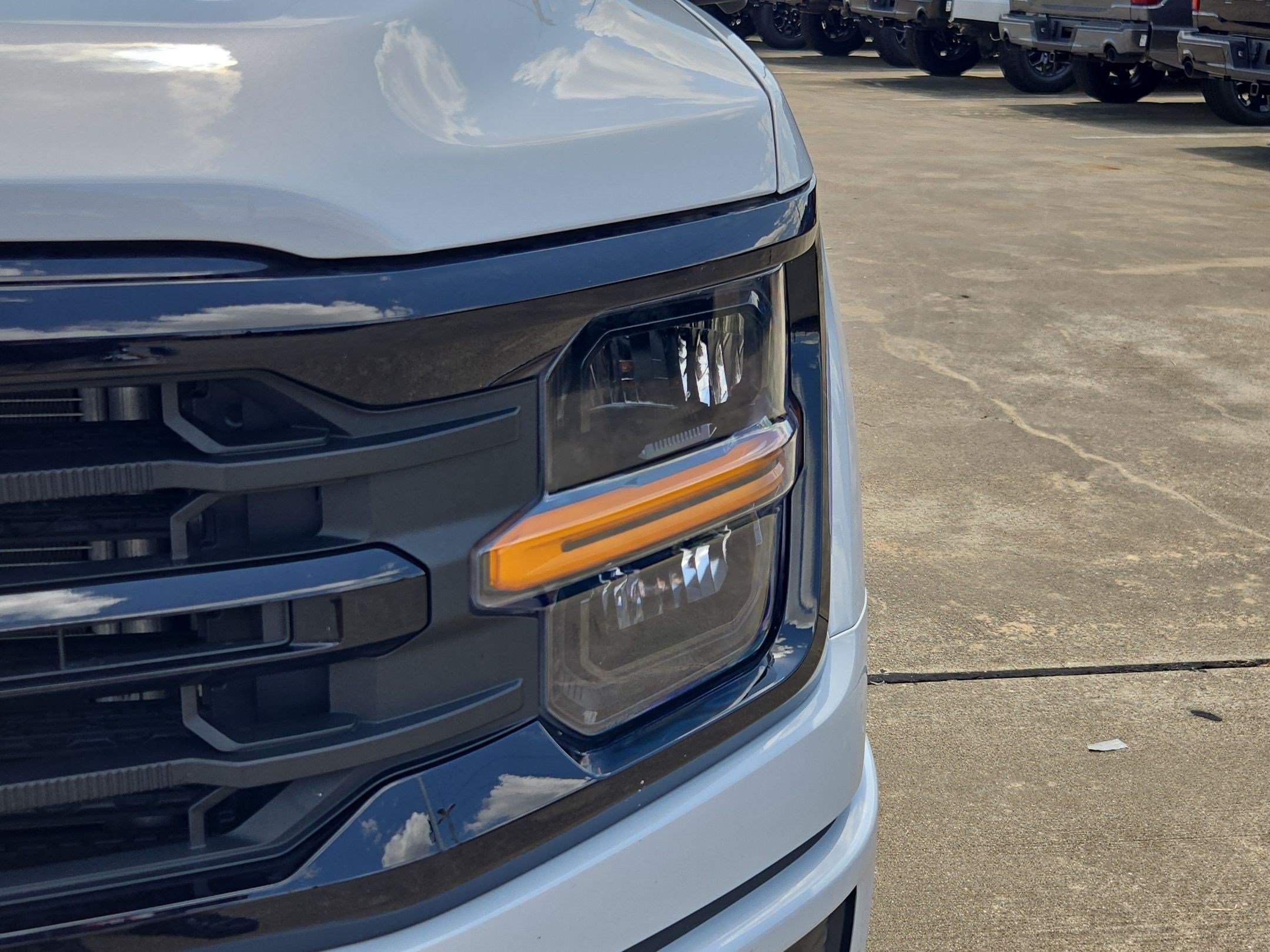 Used 2025 Blue Ford XLT image 9
