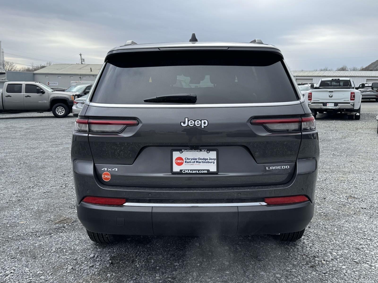 New 2025 Baltic Gray Metallic Clear-Coat Exterior Paint Jeep Laredo image 22