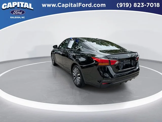 Used 2025 Black Nissan 2.5 SV image 6