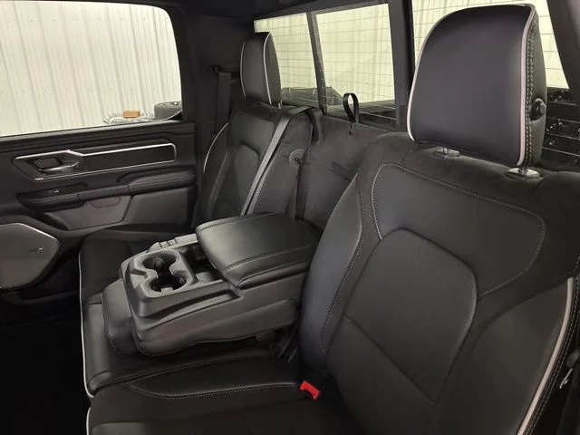 New 2026 Diamond Black Crystal Pearl-Coat Exterior Paint RAM Laramie image 31