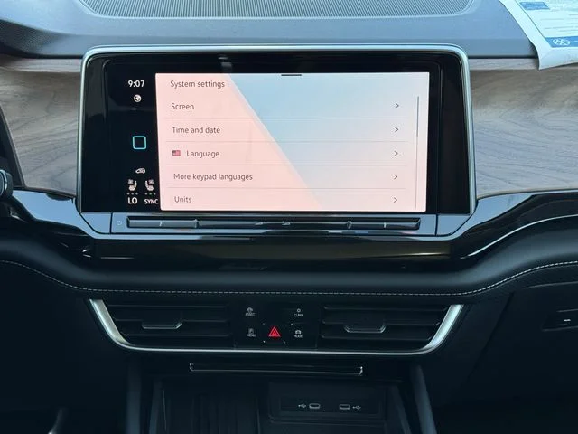 New 2026 Deep Black Pearl Volkswagen SE w/Technology image 30
