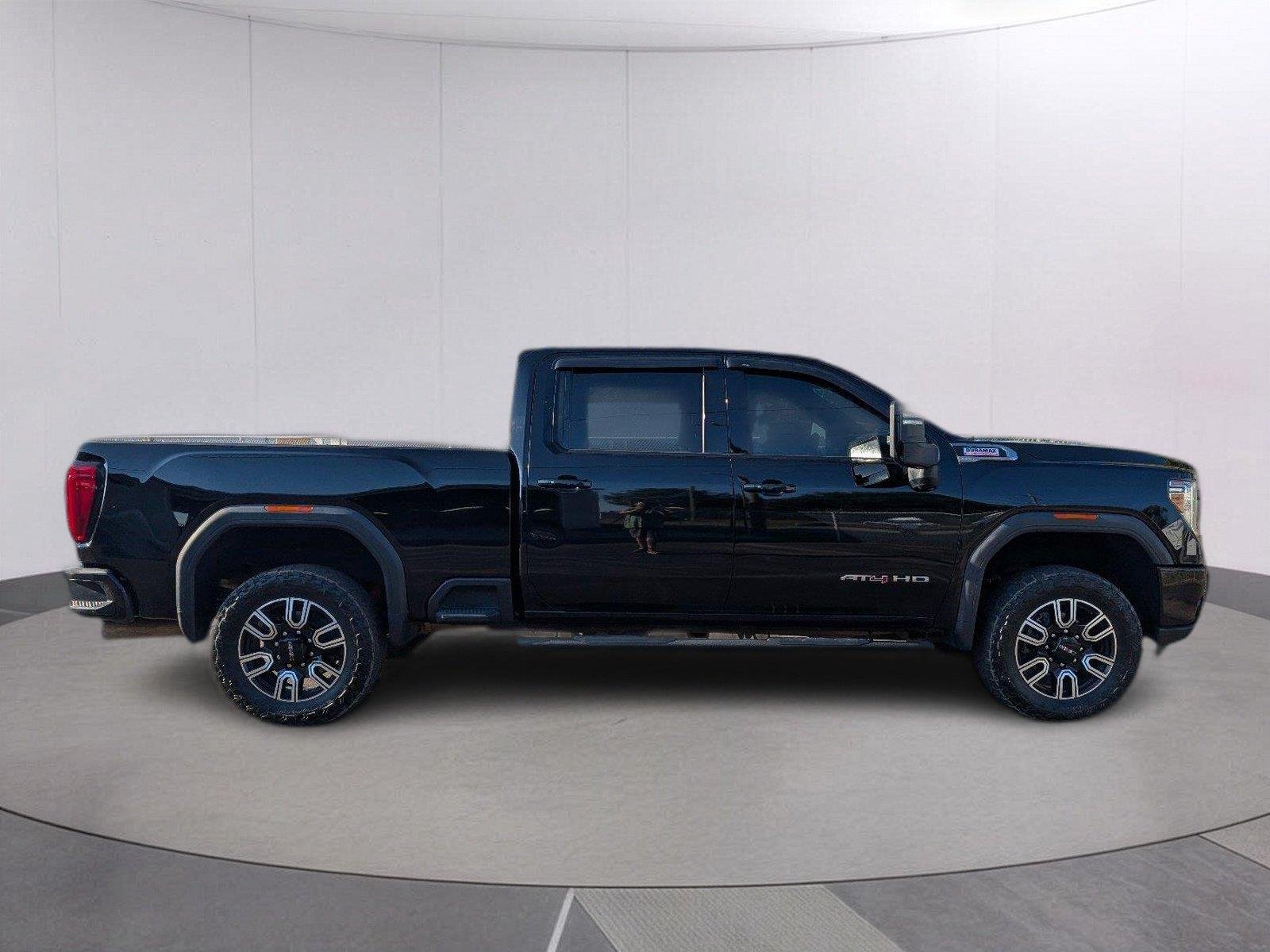 Used 2022 ONYX BLACK GMC AT4 image 8
