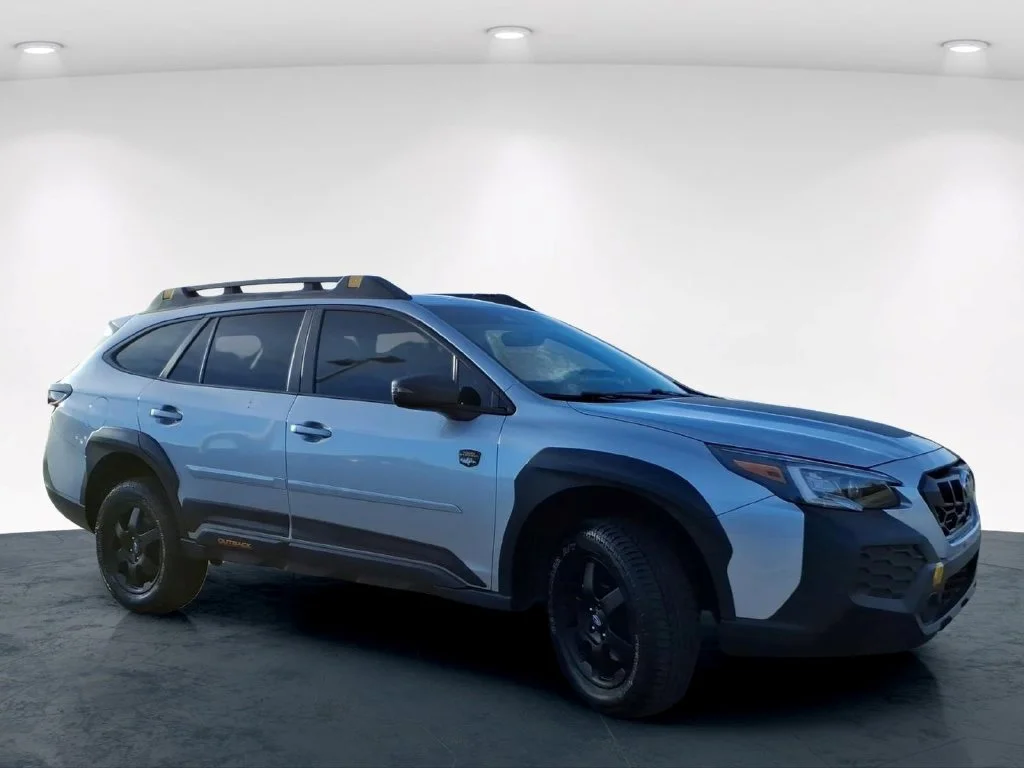 Used 2025 Silver Subaru Wilderness image 5