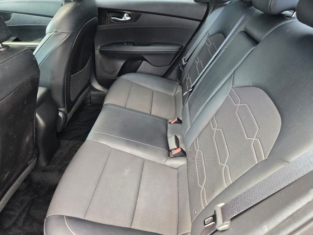 Used 2022 Gray Kia GT-Line image 14