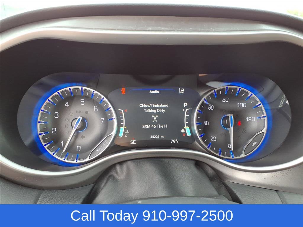 Used 2024 White Chrysler Touring L image 29