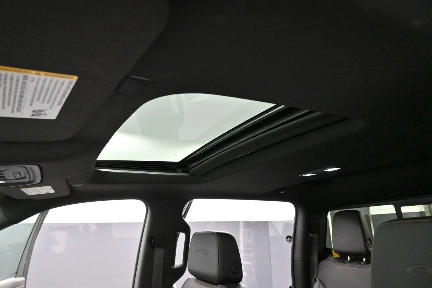 Used 2020 CARBON BLACK METALLIC GMC AT4 image 29