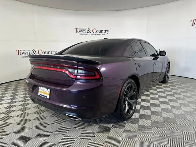 Used 2020  Dodge SXT image 7